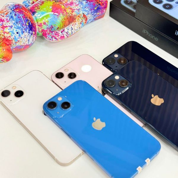 iPhone 13 iPhone 13